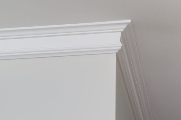 Ceiling moldings in the interior corner Ceiling moldings in the interior corner